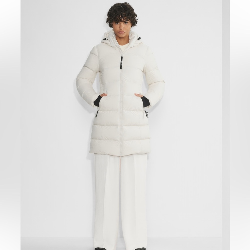 Aritzia THE SUPERSNUG PUFF™ MID, MATTE PEARL, XS